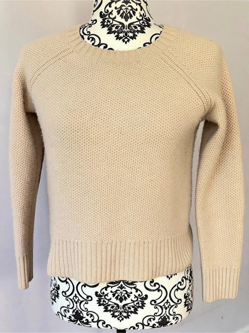 Excellent Condition 100% Italian Cashmere Club Monaco Cream Sweater Size XS